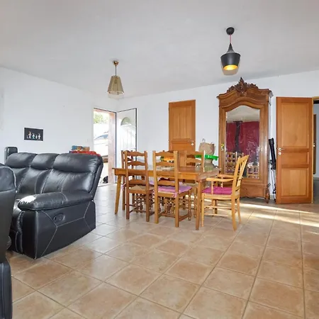 4 Bedroom Stunning In *